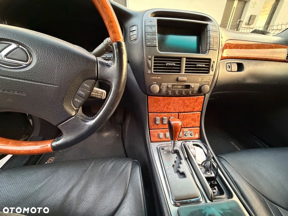 Lexus LS High Class - 16