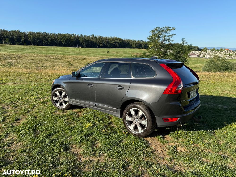 Volvo XC 60 D4 AWD Momentum - 4