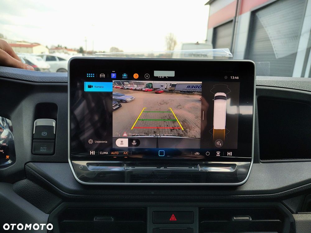 Volkswagen Crafter Crafter 35 Furgon z wysokim dachem silnik: 2,0 l EURO VI SCR 163 KM / skrzynia biegów: Przedni napęd automatyczna 8-biegowa rozstaw osi: 4490 mm - 18