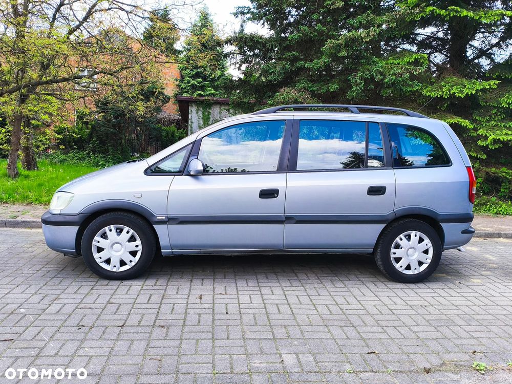 Opel Zafira 1.6 16V Comfort - 3