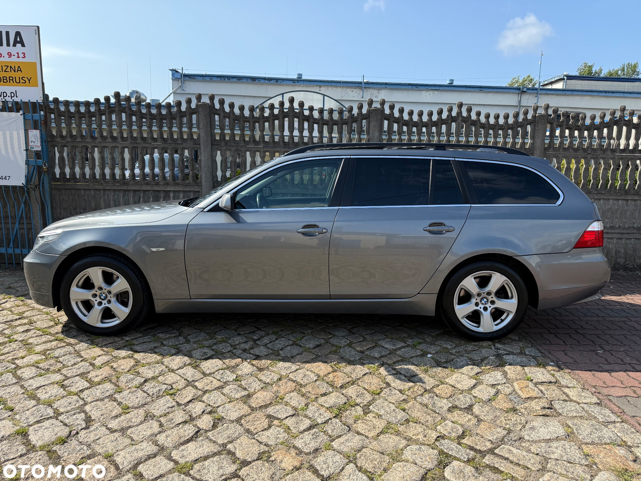 BMW Seria 5 530d xDrive Touring - 16