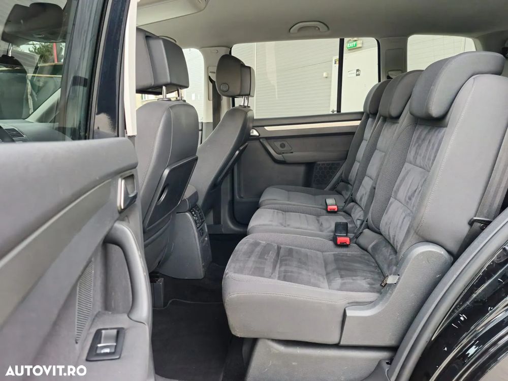 Volkswagen Touran 2.0 TDI DPF DSG Highline - 10