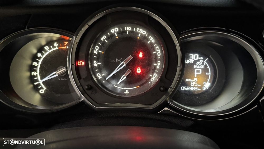 DS DS3 1.2 PureTech So Chic EAT6 - 11