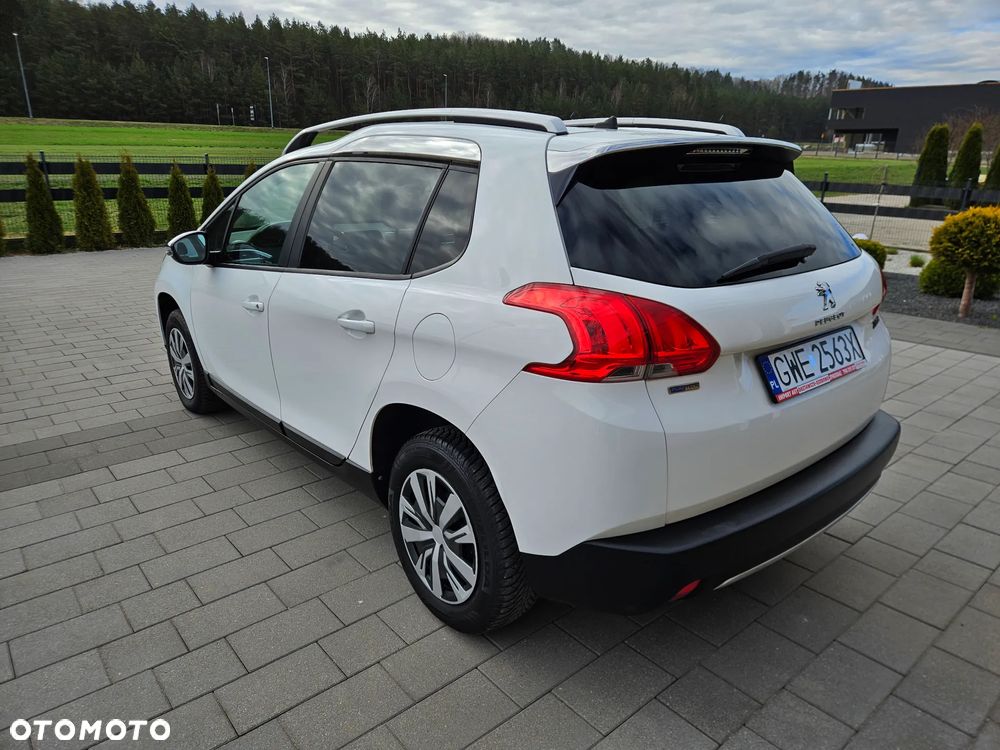 Peugeot 2008 1.2 Pure Tech Style - 5