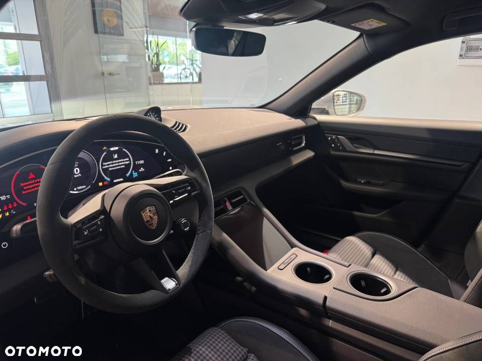 Porsche Taycan 105kWh 4 Performance Plus - 12
