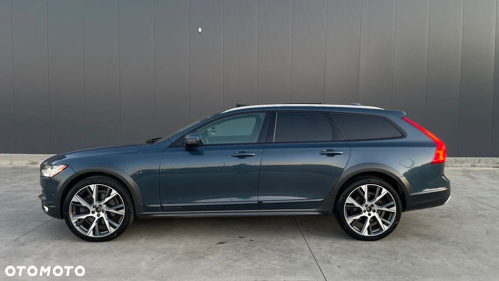 Volvo V90 Cross Country - 9