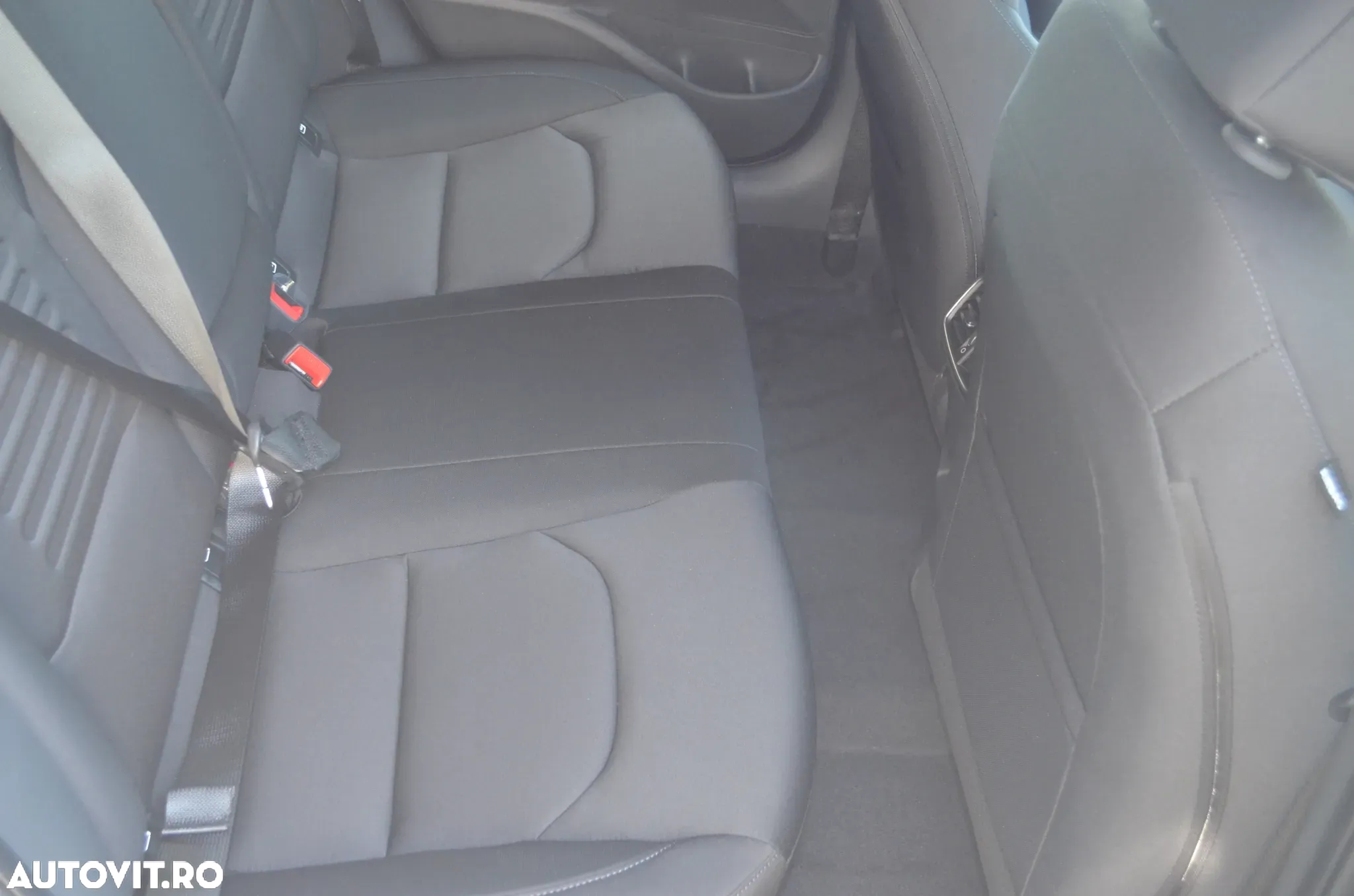 Hyundai i30 Fastback 1.5 T-GDI 140CP 7DCT MHEV Highway - 9