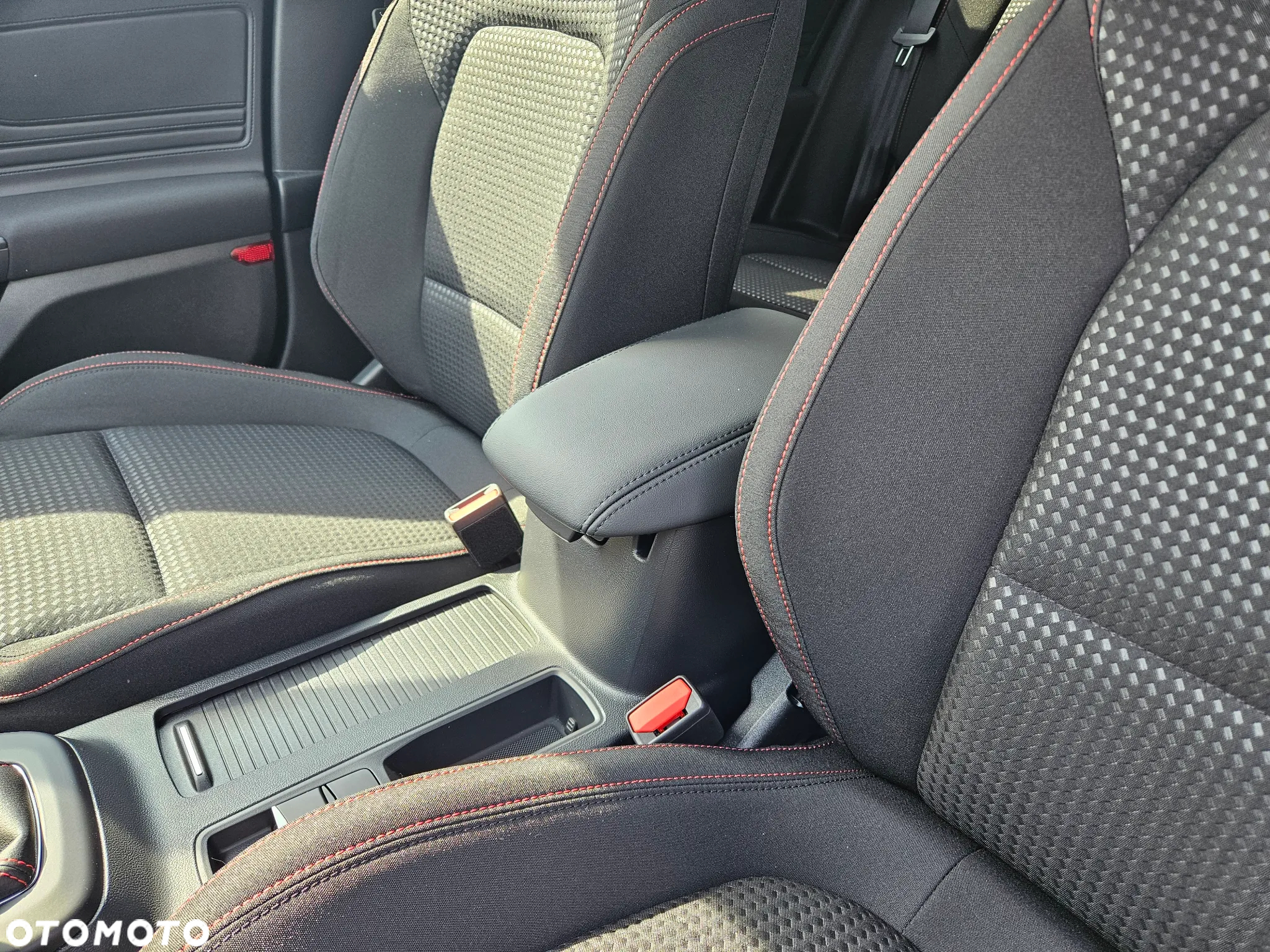 Ford Focus 1.0 EcoBoost mHEV ST-Line X - 26