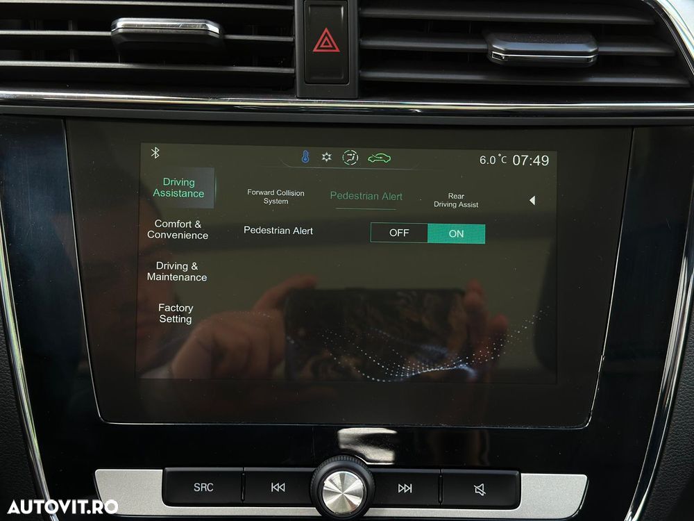 MG ZS EV Luxury - 35