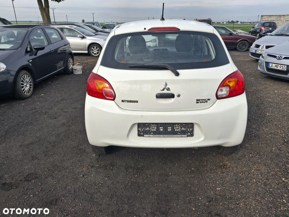 Mitsubishi Space Star - 10