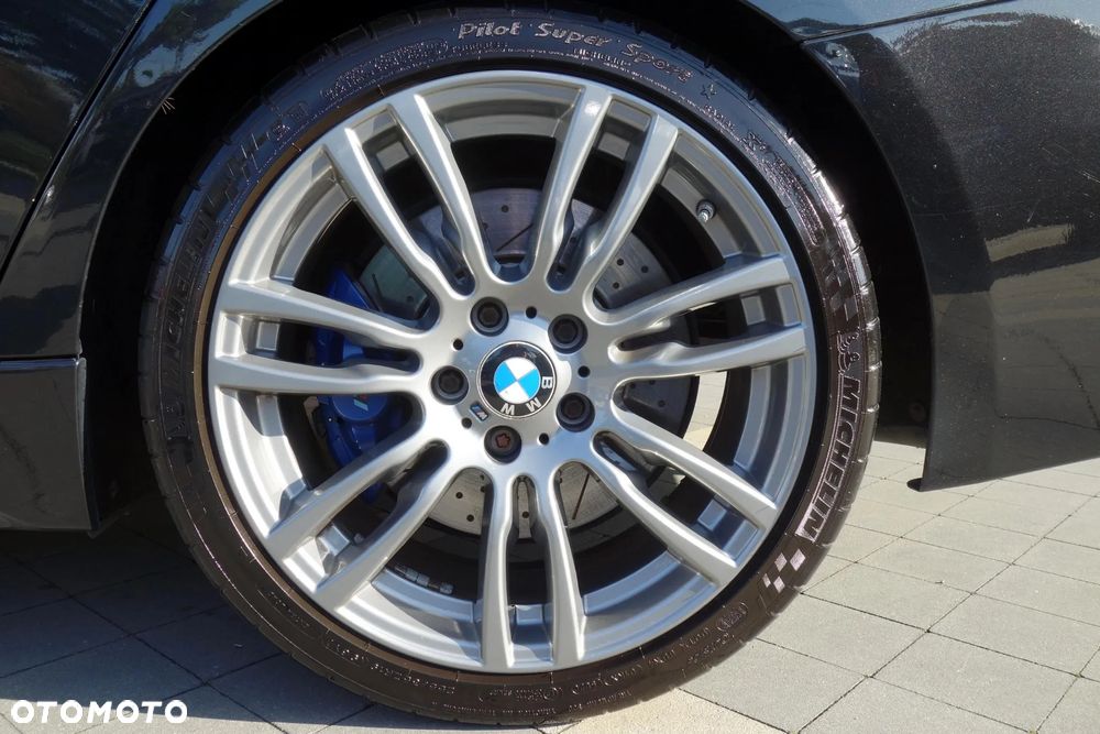 BMW Seria 3 330d xDrive M Sport EU6 - 18