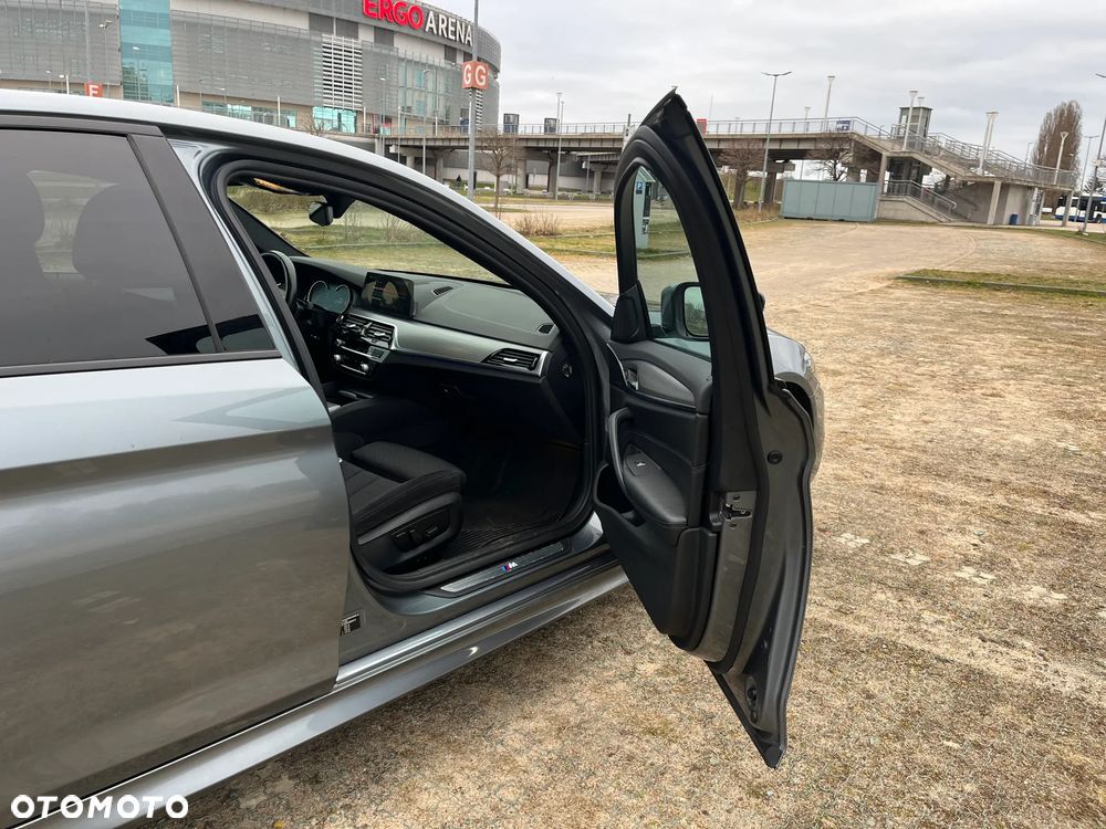 BMW Seria 5 520d xDrive - 17