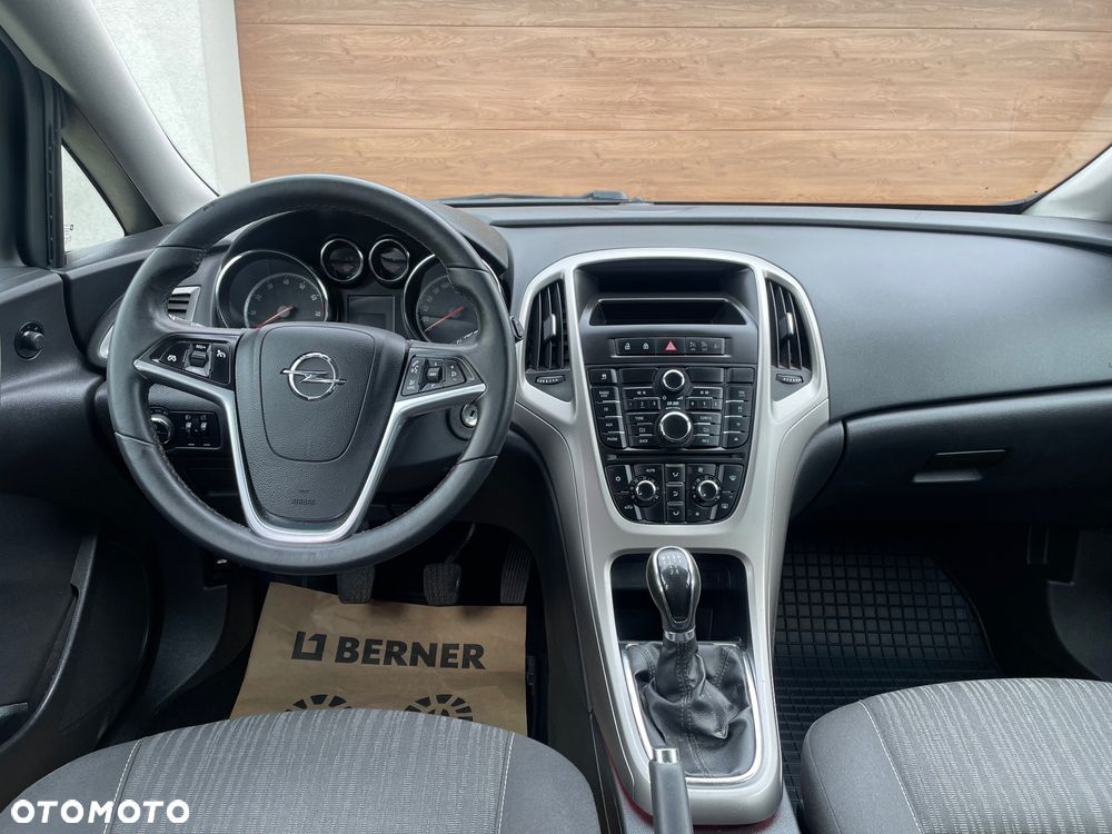 Opel Astra 1.4 ecoFLEX - 10