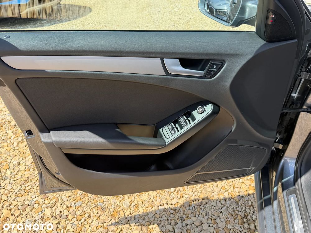 Audi A4 Avant 2.0 TDI DPF clean diesel multitronic S line Sportpaket - 13
