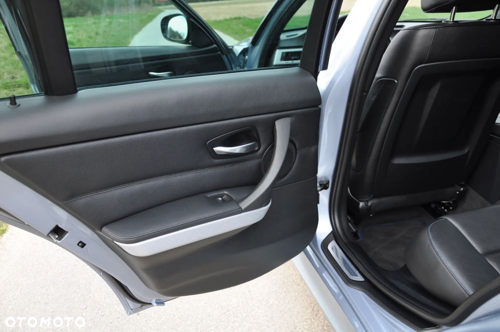 BMW Seria 3 320d - 15