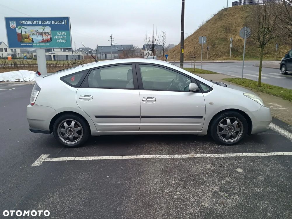 Toyota Prius 1.5 VVT-i Prestige - 6