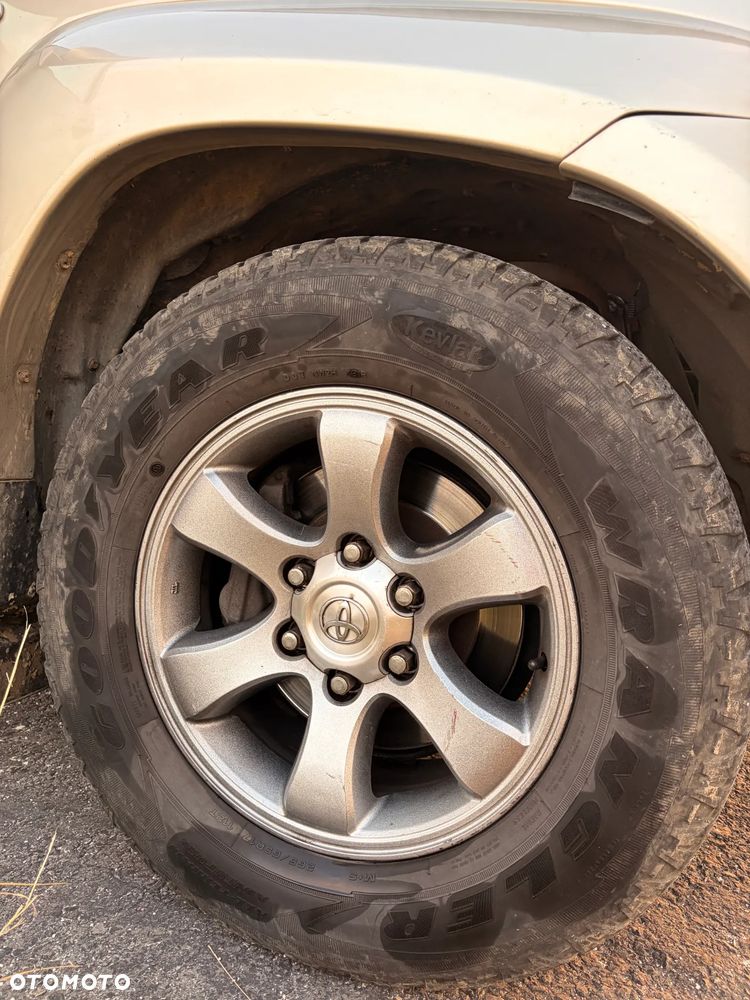Toyota Land Cruiser - 31
