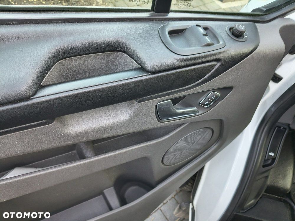Ford Transit Custom - 13