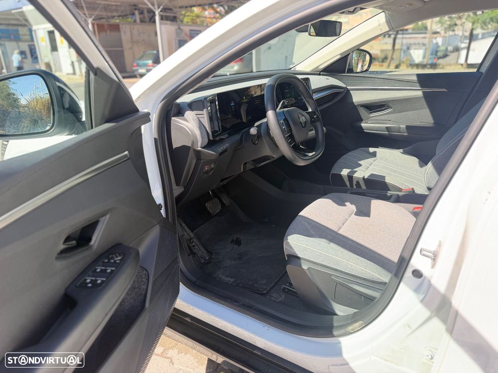 Renault Mégane E-Tech - 13