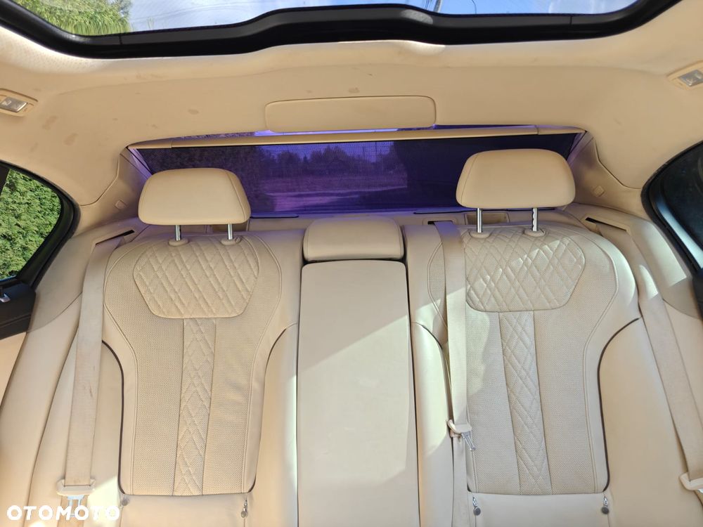 BMW Seria 7 750Li Edition Exclusive - 21