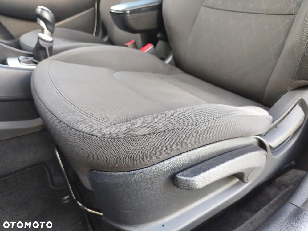 Kia Rio 1.4 M - 12