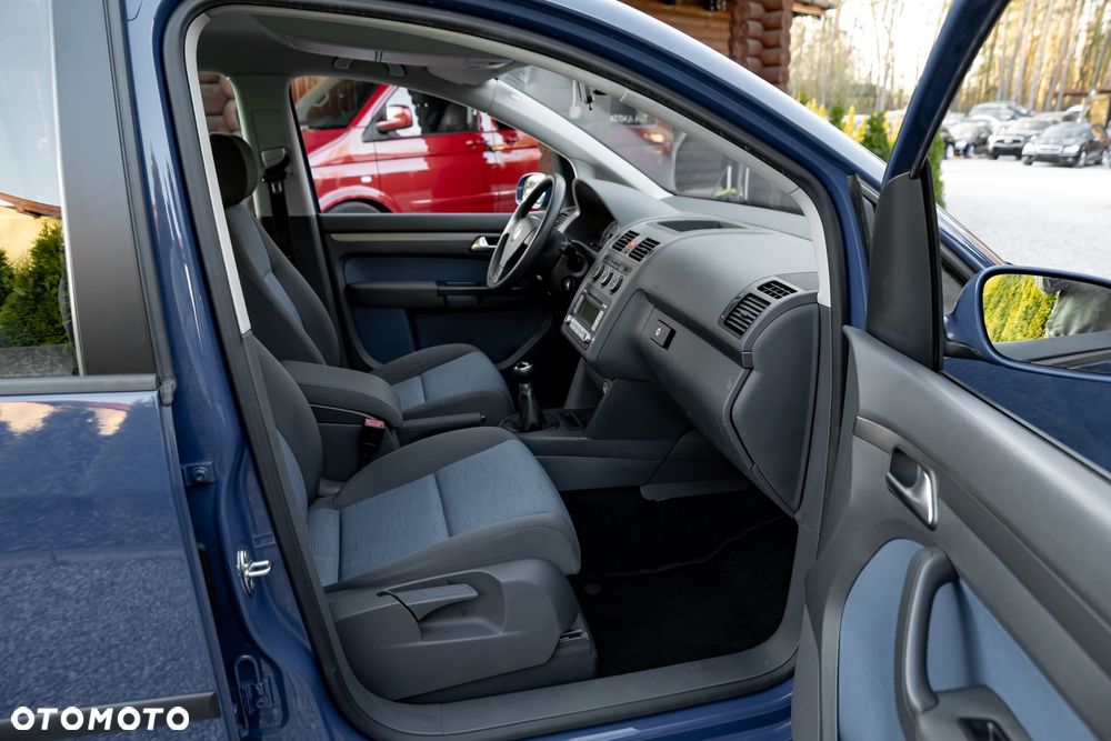 Volkswagen Touran 1.6 - 23