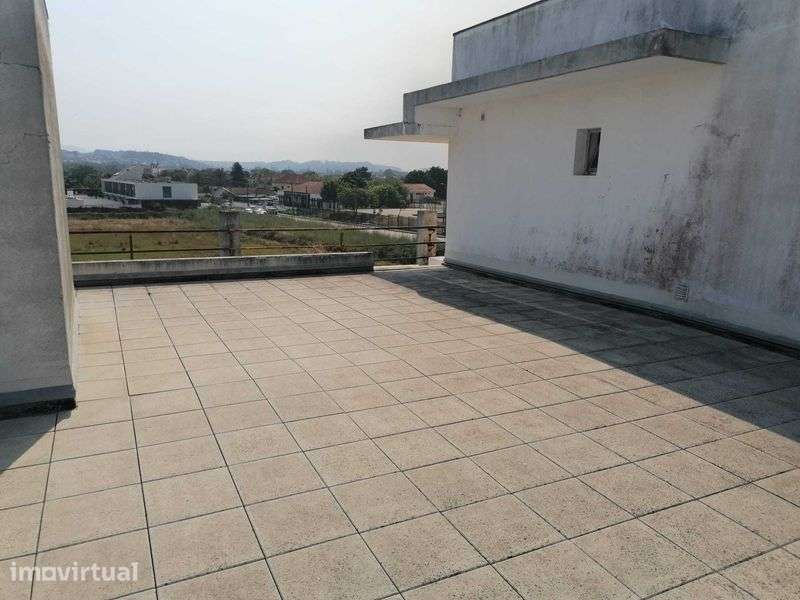 VENDO/ALUGO T3 com boas areas  e terraço. - Grande imagem: 2/12