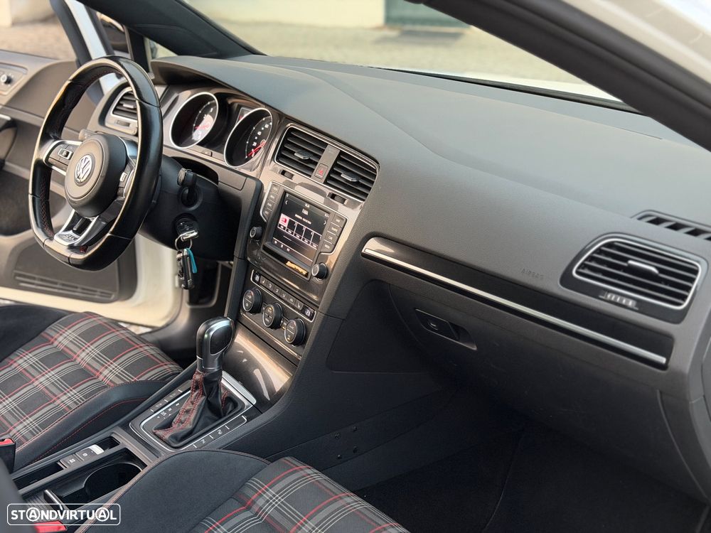 VW Golf 2.0 TSi GTi DSG - 10