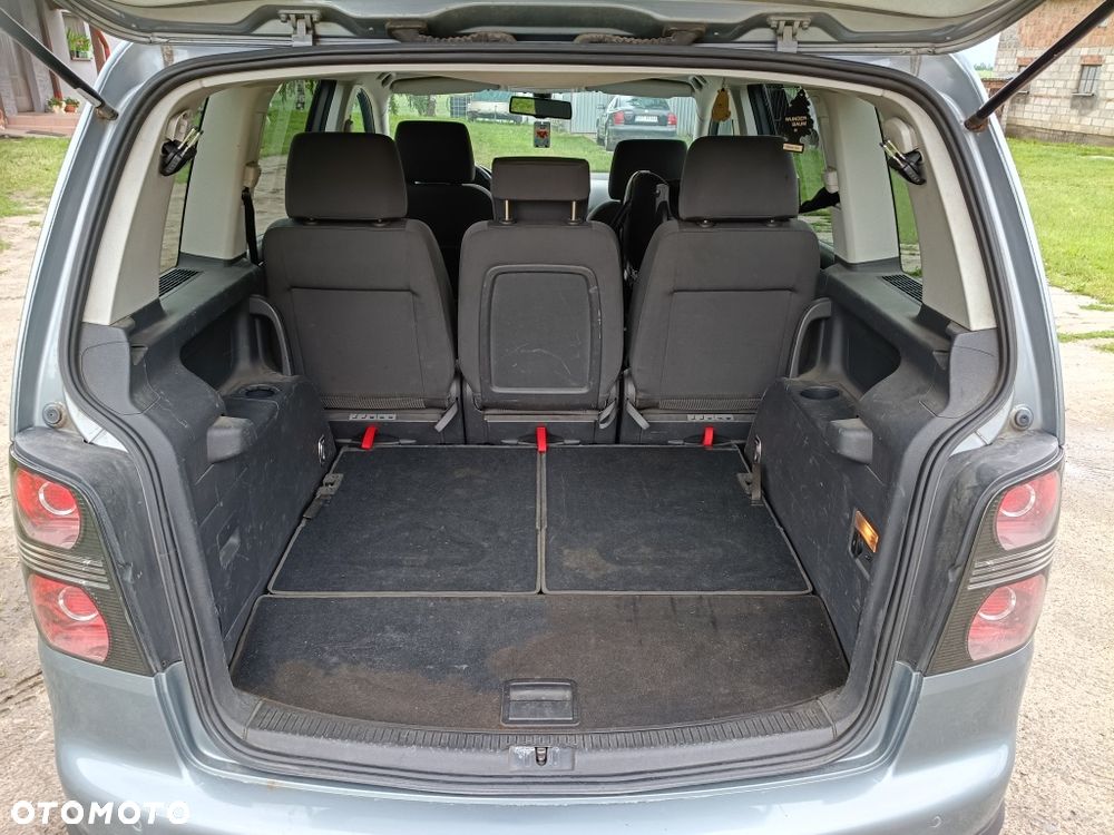 Volkswagen Touran - 5