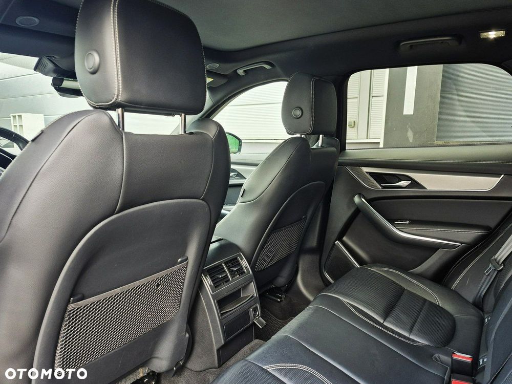 Jaguar F-Pace - 26