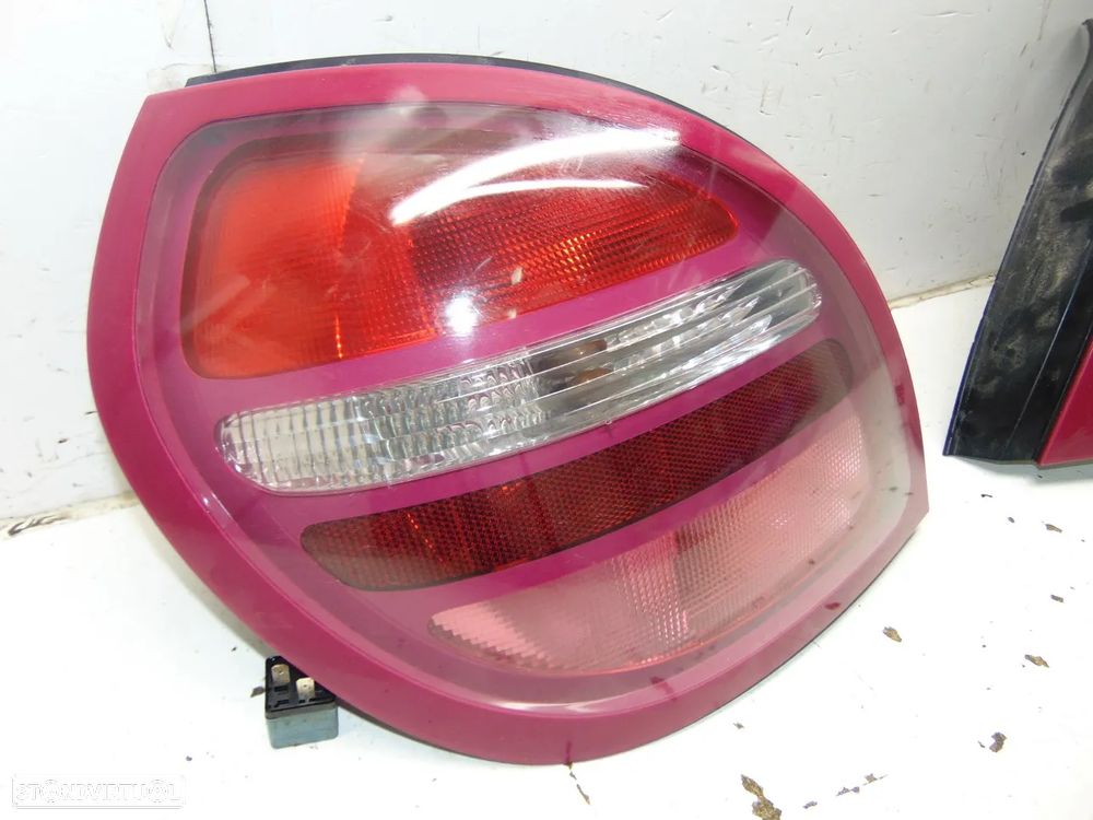 Nissan Almera farolins - 2
