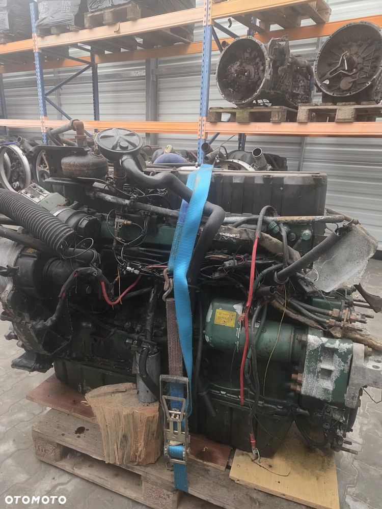 SILNIK KOPARKA VOLVO D12A D12D - 7