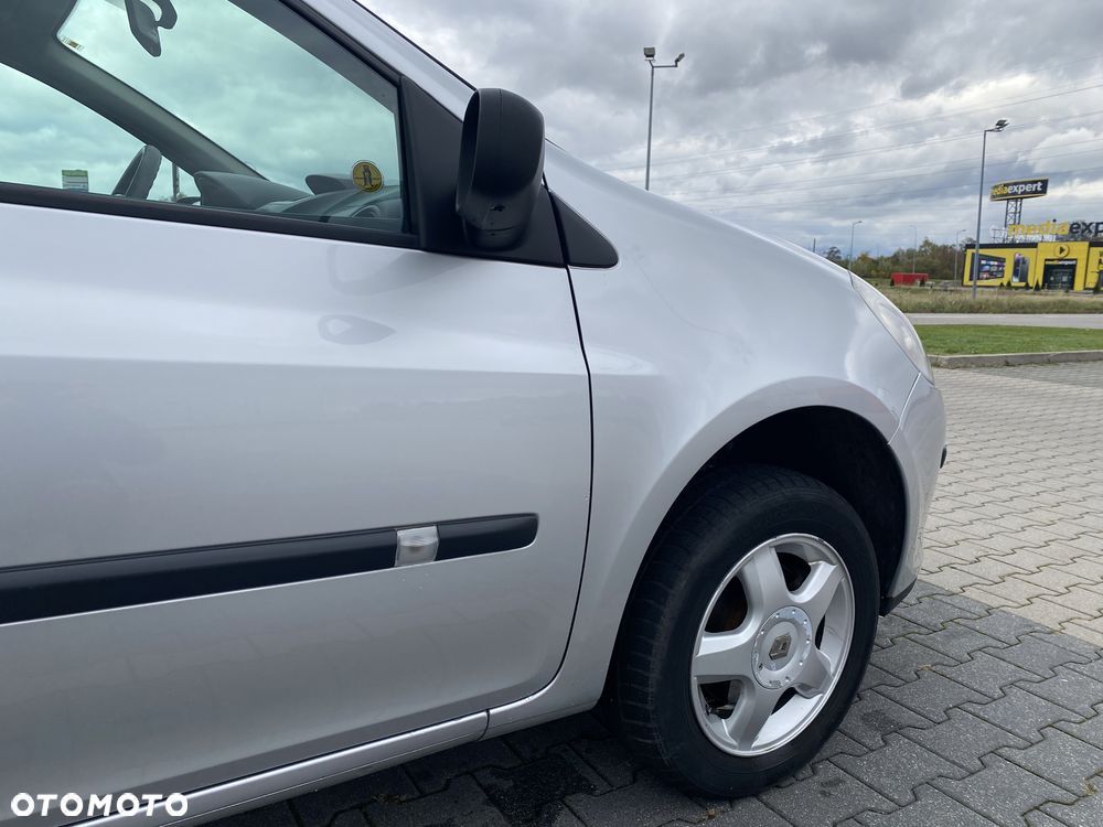Renault Clio - 12