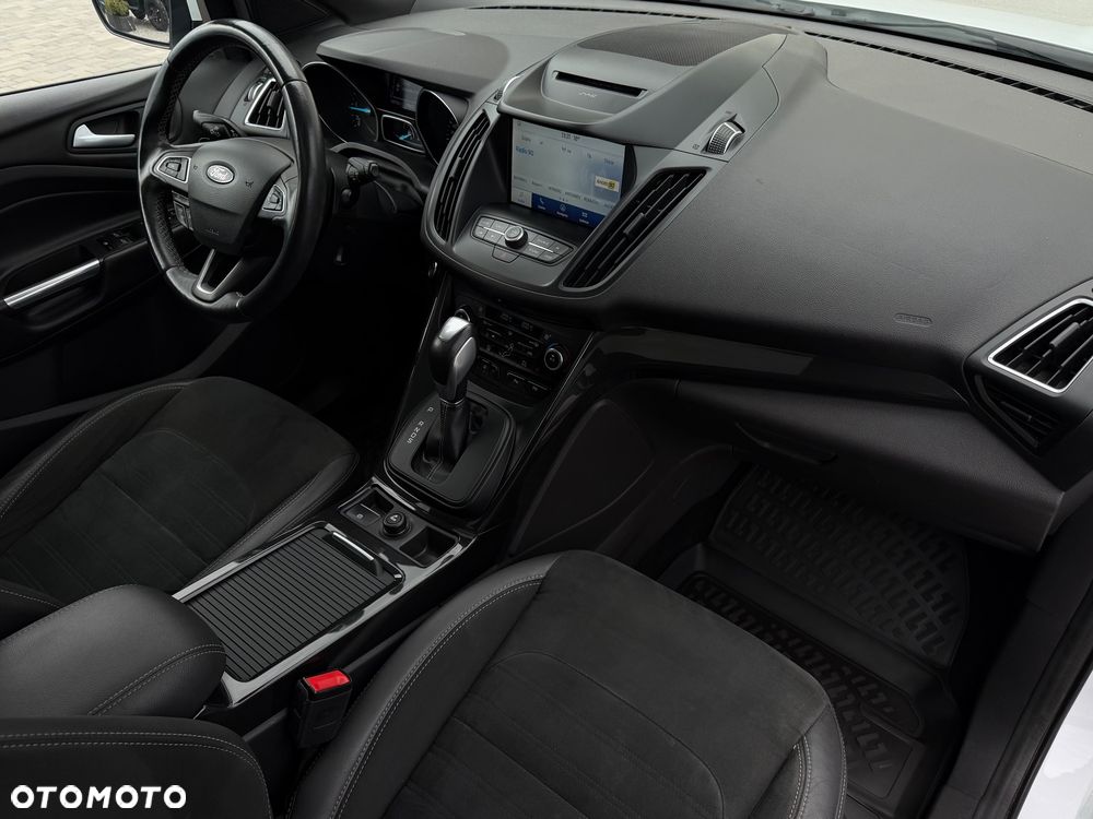 Ford Kuga 2.0 TDCi 4x4 ST-Line - 24