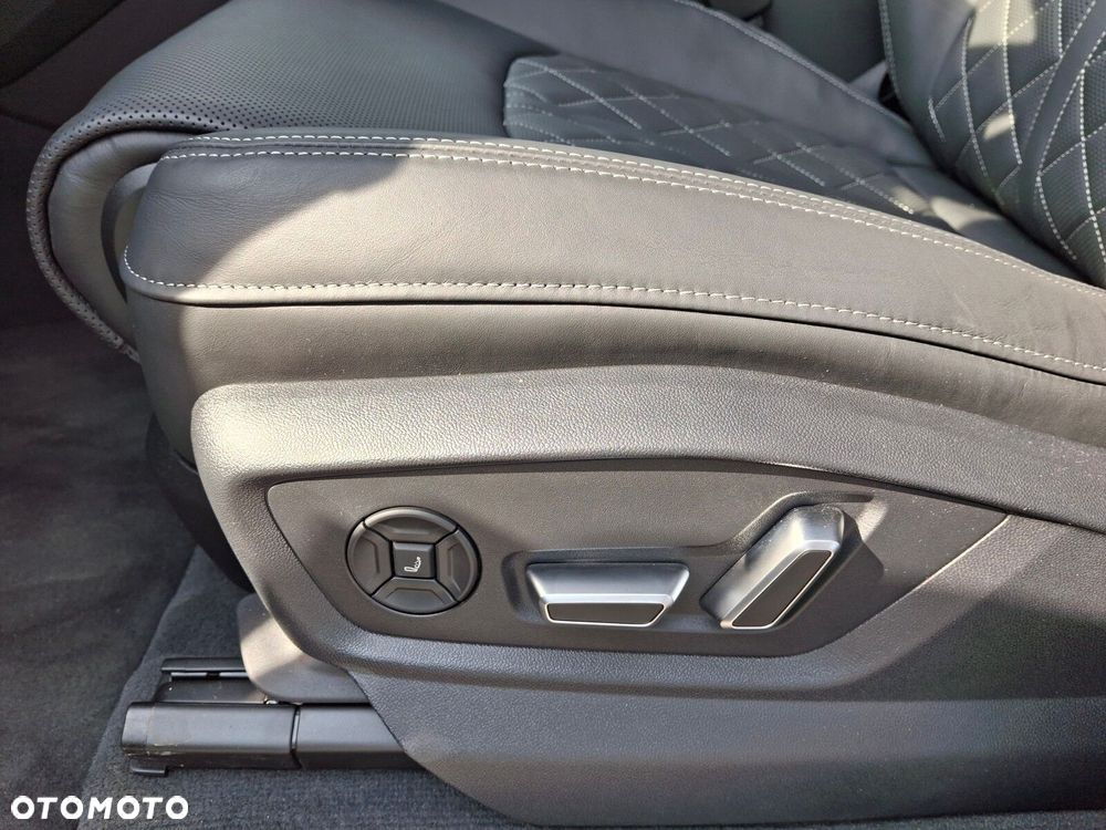 Audi Q8 - 14