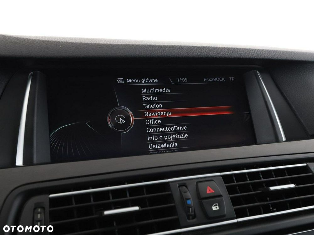 BMW Seria 5 520d xDrive - 24