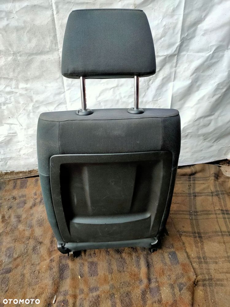 fotel siedzenie prawy przód e87 lift 5drzwi - 9