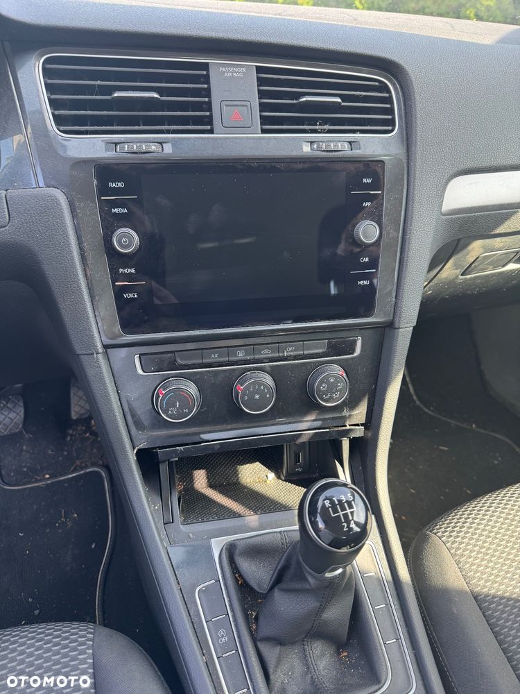 Volkswagen Golf - 16