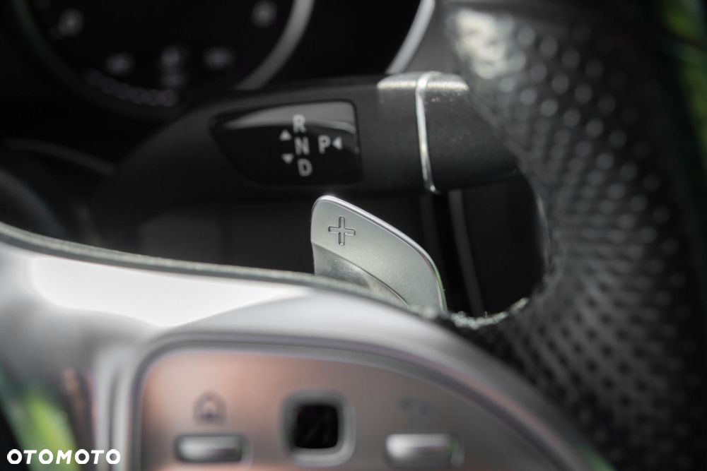 Mercedes-Benz Klasa C 300 9G-TRONIC - 27