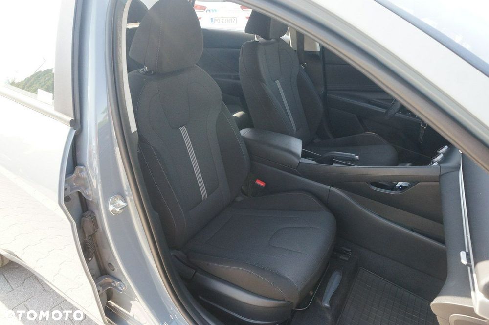 Hyundai Elantra 1.6 Modern CVT - 28