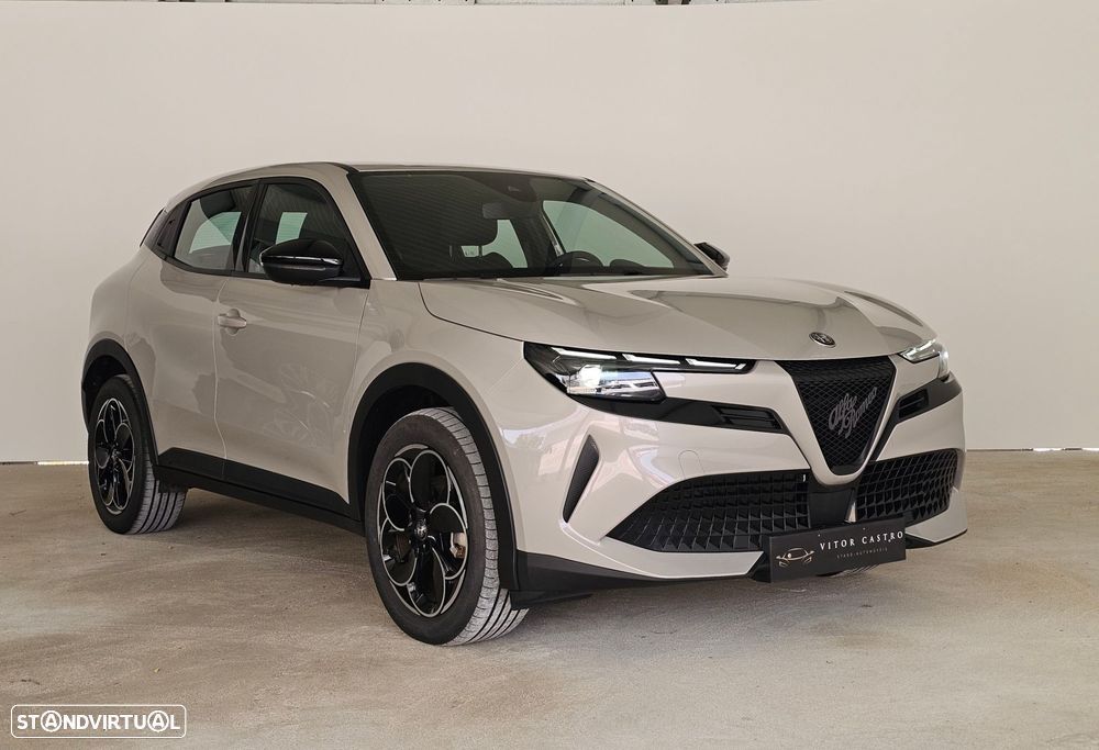 Alfa Romeo Junior 54 kWh Intensa