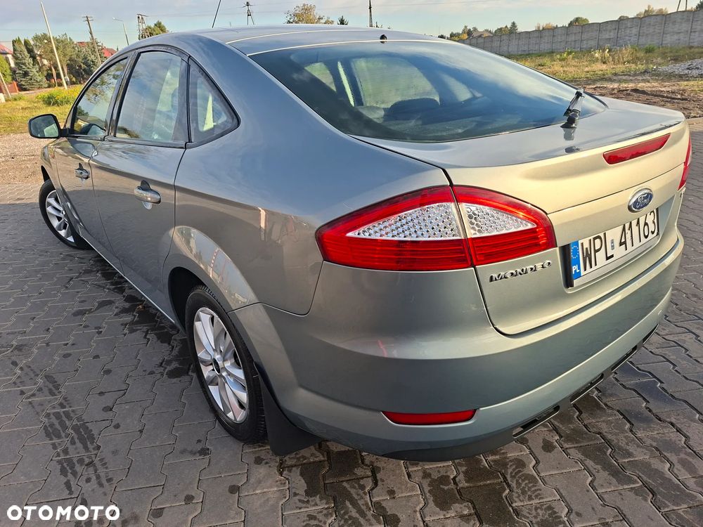 Ford Mondeo 1.8 TDCi Ambiente - 30