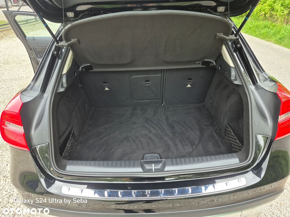 Mercedes-Benz GLA 200 7G-DCT - 17