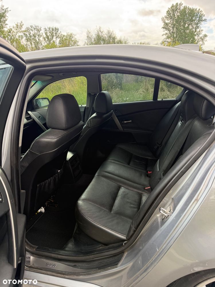 BMW Seria 5 525d - 21