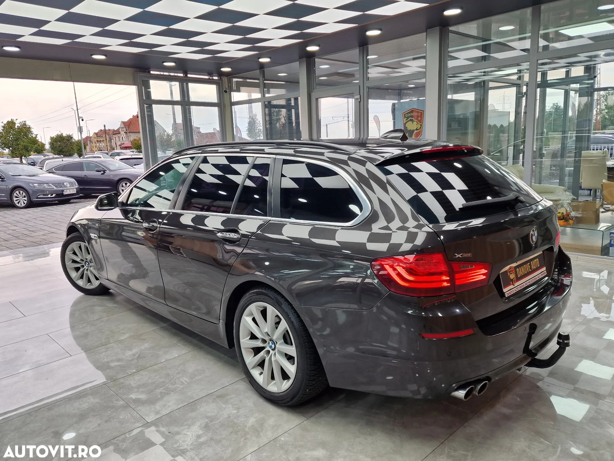 BMW Seria 5 520d Touring Aut. Luxury Line - 10