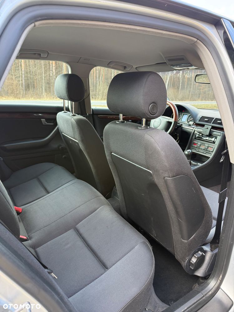 Audi A4 Limousine - 11