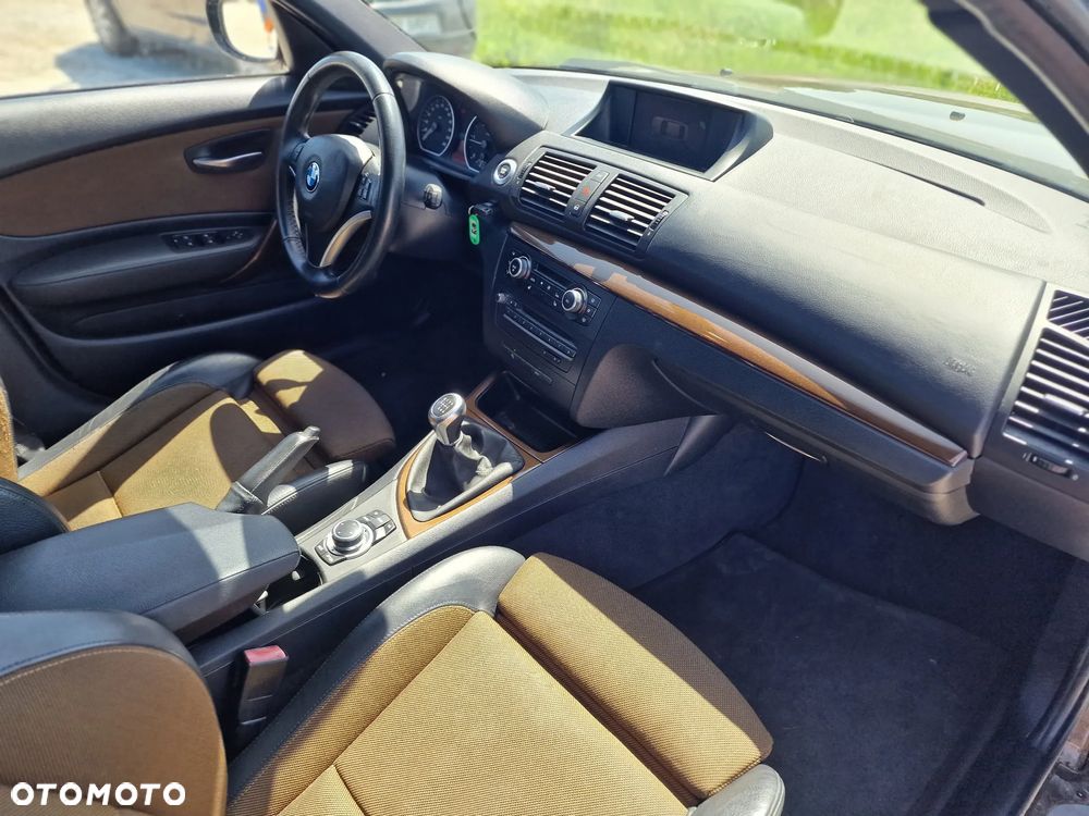 BMW Seria 1 120d - 26