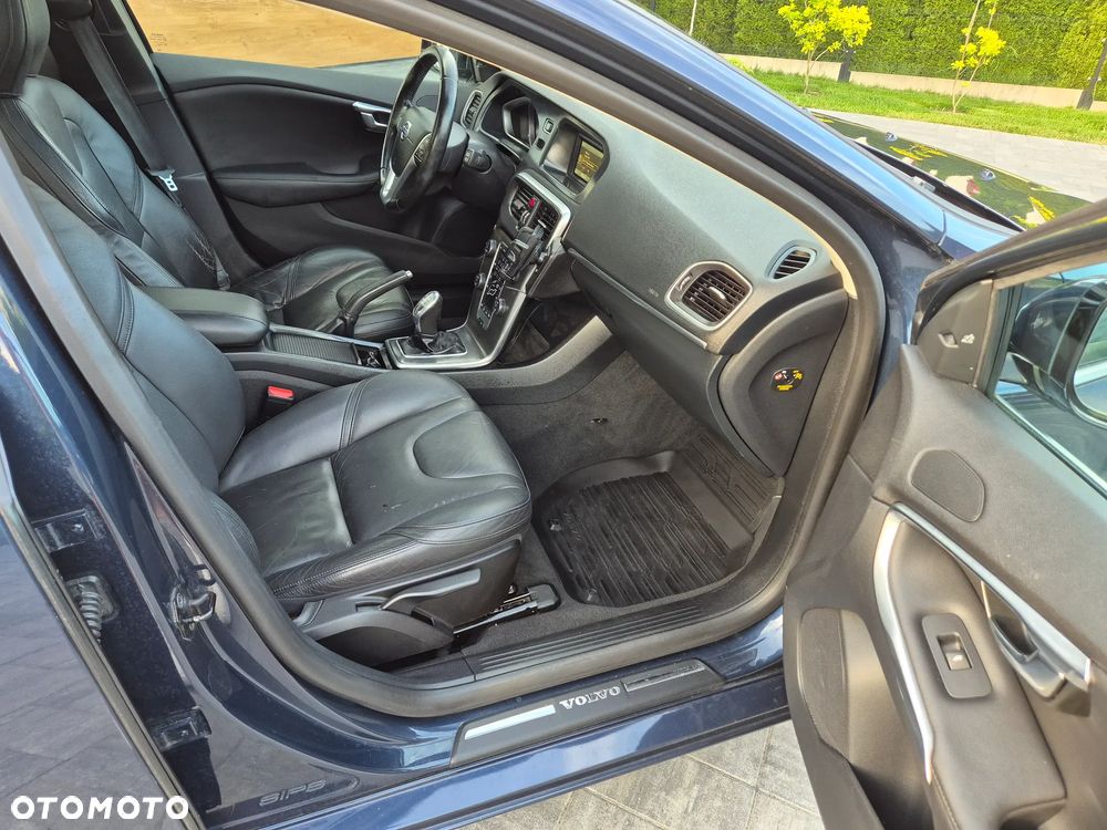 Volvo V40 - 16