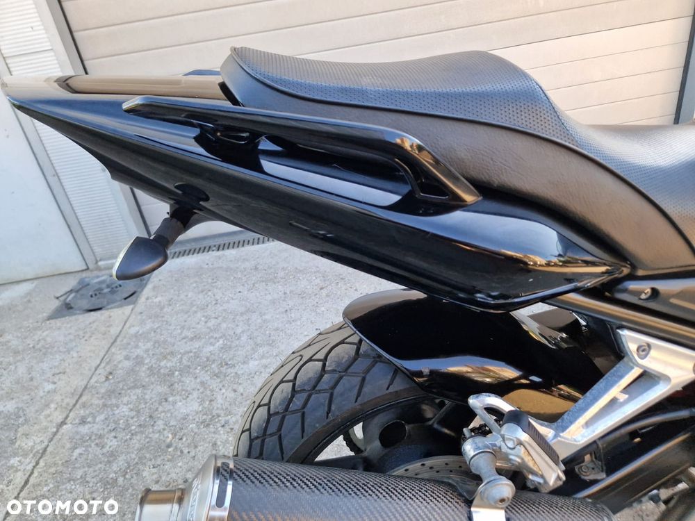 Yamaha FZS - 24