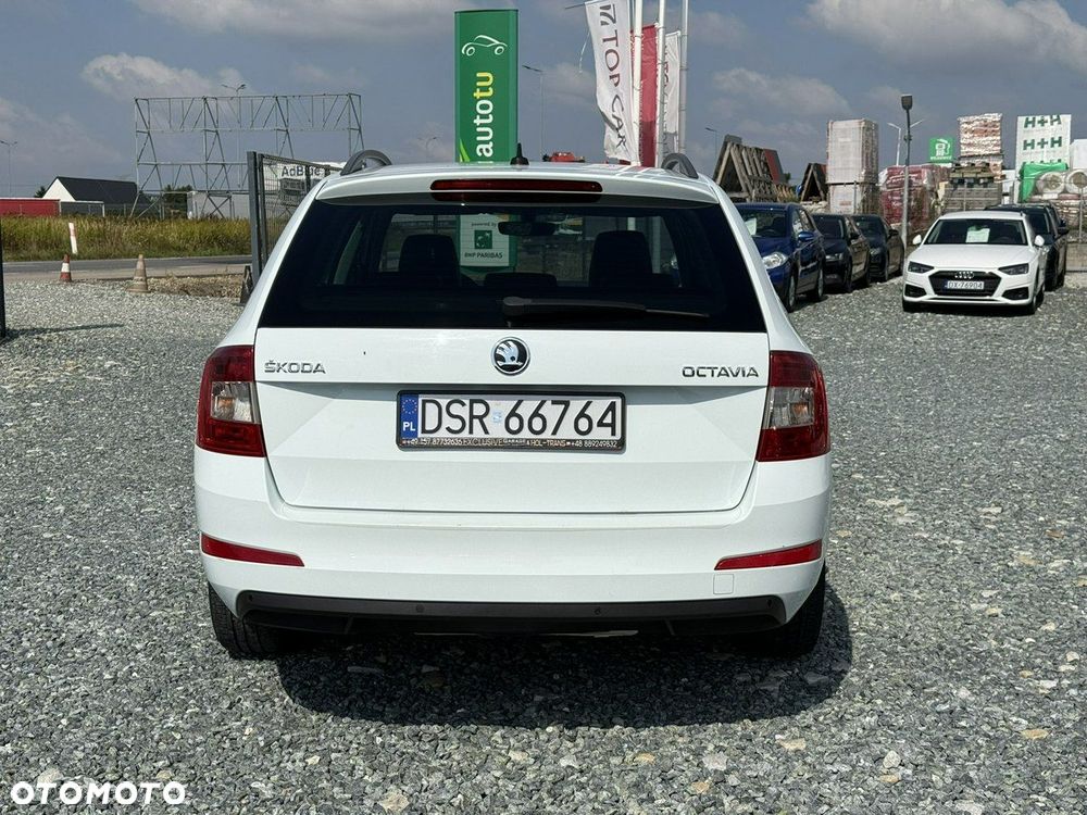 Skoda Octavia Combi 2.0 TDI DSG Style - 8
